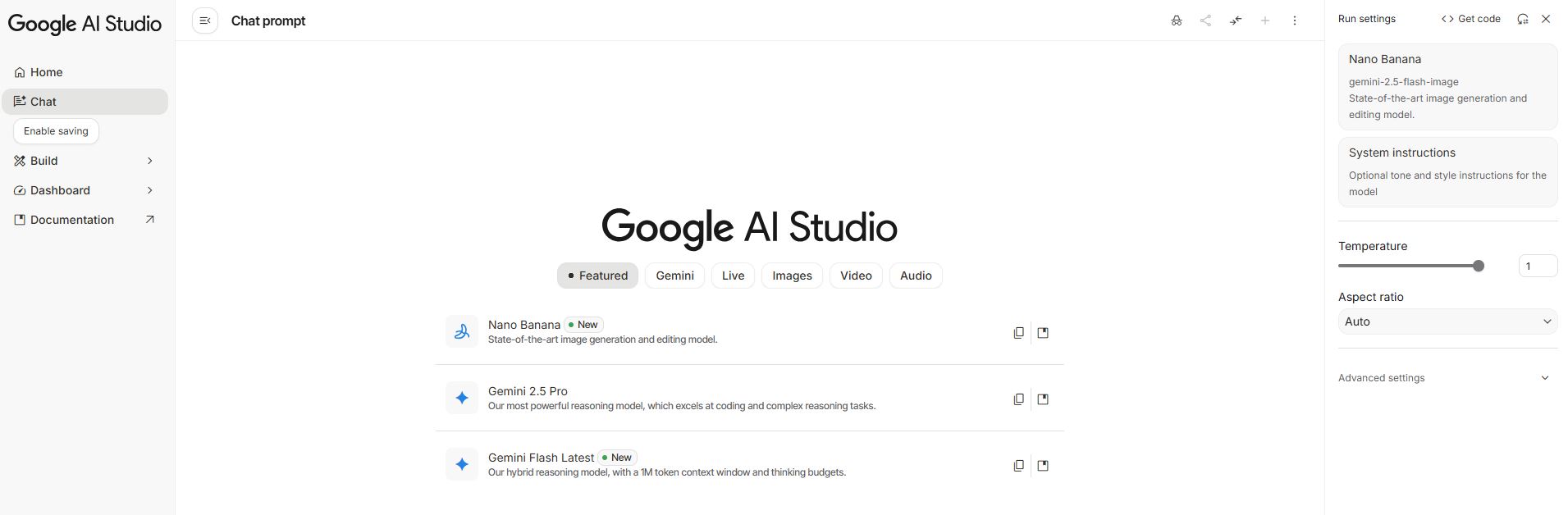 Google AI Studio felülete, ahol a felhasználó kiválaszthatja a Nano Banana (Gemini 2.5 Flash Image) képgeneráló modellt és beállíthatja a paramétereket, például a kreativitás szintjét és a képarányt.